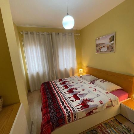 Ergi'S Host Apartment Tiranë Ngoại thất bức ảnh